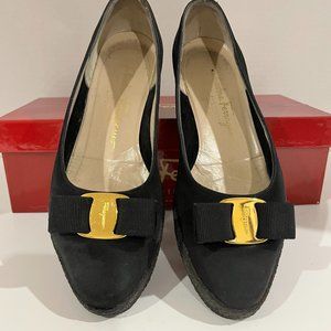 Used Ferragamo black nubuck shoes with rubber soles